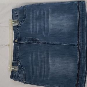 Christopher & Banks Jean skorts